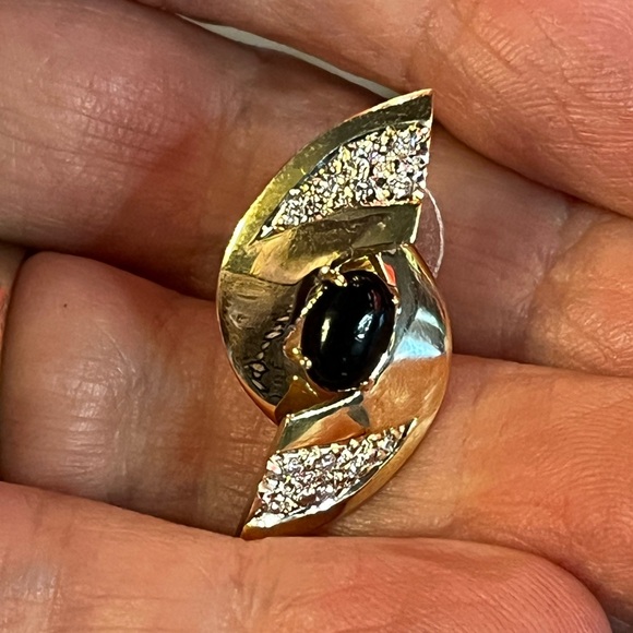 Estate 14K diamond onyx eye earrings - Picture 5 of 9